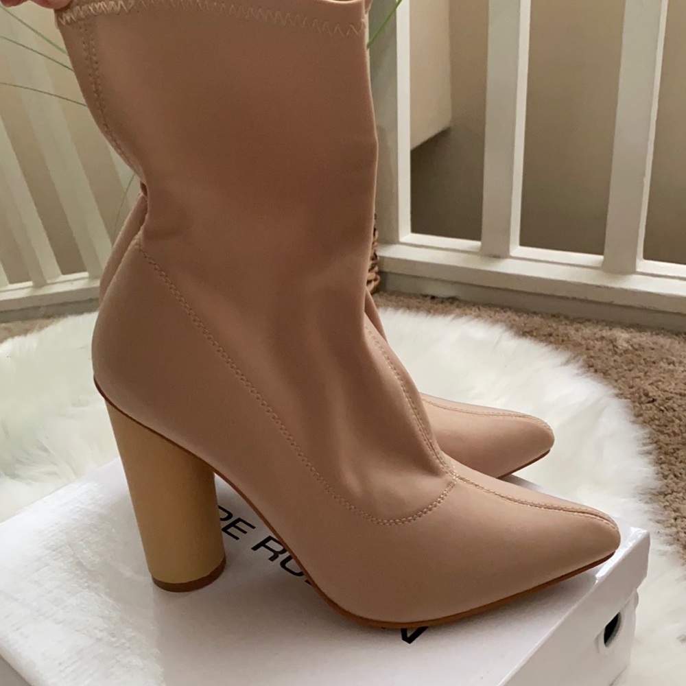 Nude Sock booties